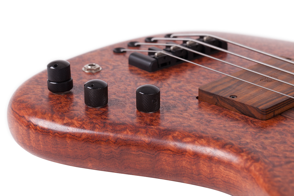 Custom E-Bass Kronos 4 String Wooden Pleasure
